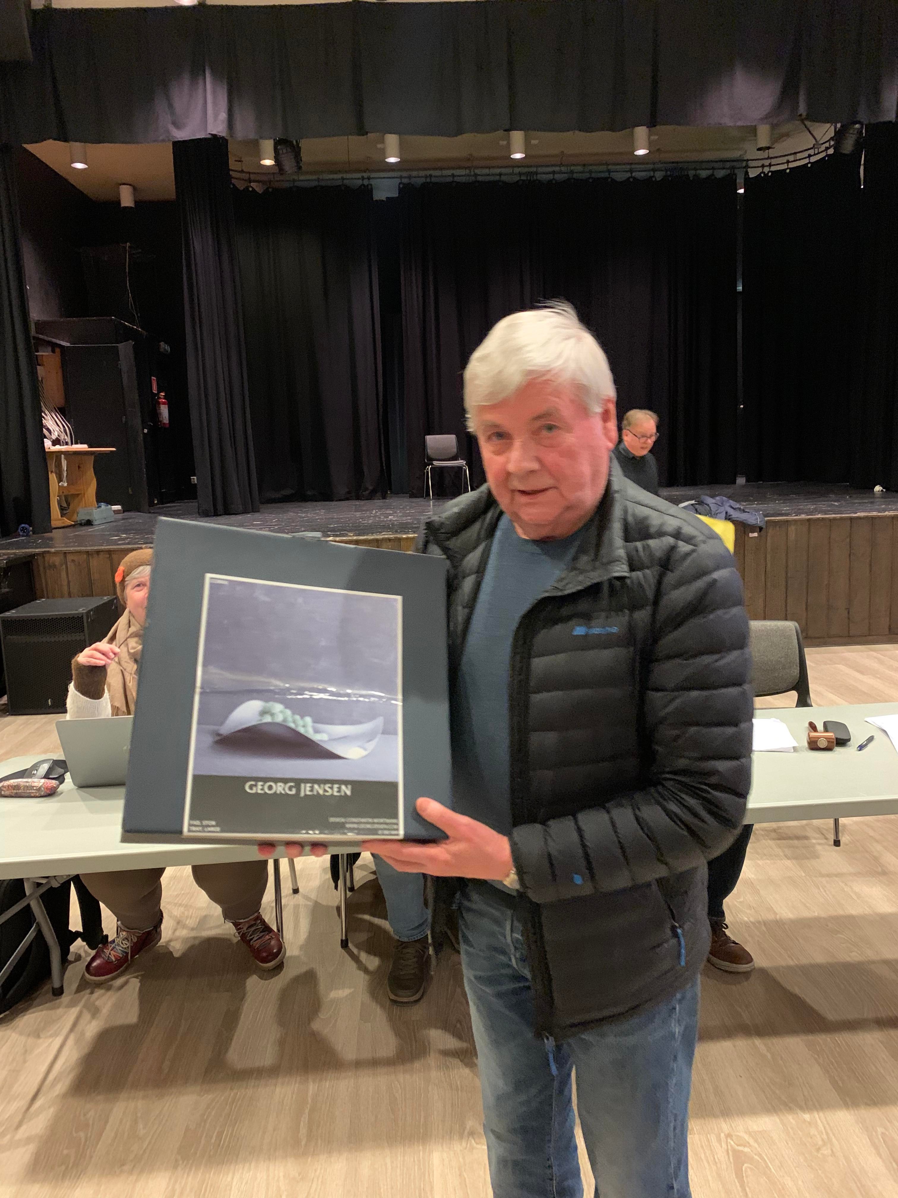 Terje S&aelig;b&oslash; mottar vandrepremie for sommerbridgen